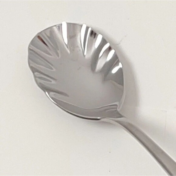 WALLACE Hartford Pattern scalloped Spoon Sugar Shell Spoon 18/10 - Picture 4 of 11